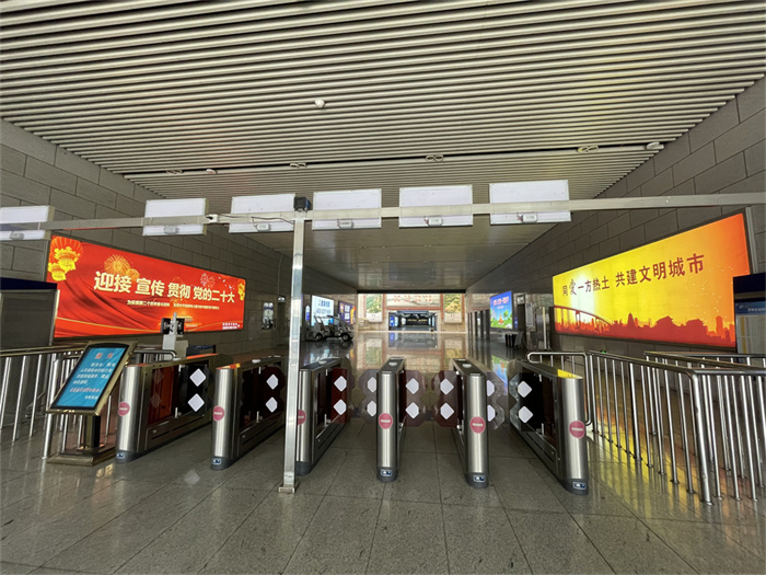 高鐵廣告本身就具有整潔舒適、便捷、休閑娛樂的優(yōu)質(zhì)環(huán)境